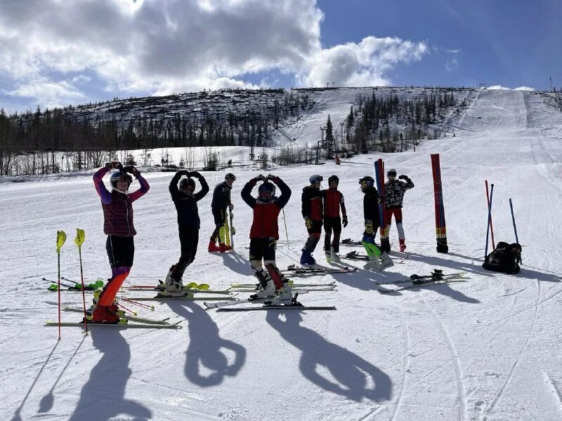 лыжная академия москва. лыжная академия москва. альпинизм. 2023 горные лыжи. ргш столица севастопольский проспект.