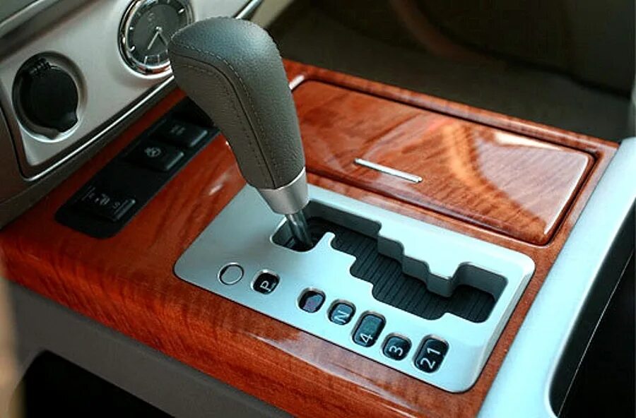 Коробка автомат. Кнопка овердрайв на акпп mitsubishi l200. Селектор honda civic вариатор. Ручка акпп daewoo gentra. Автомобиль хундай автомат коробка передач.