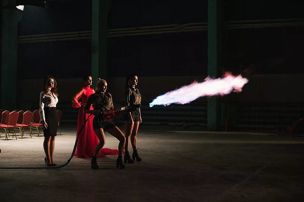 песня красные идут. песня красные идут. Queen aesthetic band. белые снежинки кружатся с утра. песня красной шапочки ноты для фортепиано.