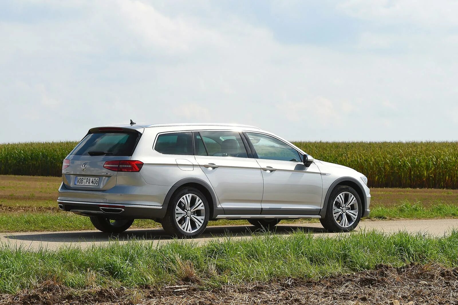 Фольксваген Пассат б8 Alltrack. VW Passat b8 Alltrack. VW Alltrack b8. VW Passat Alltrack 2015.