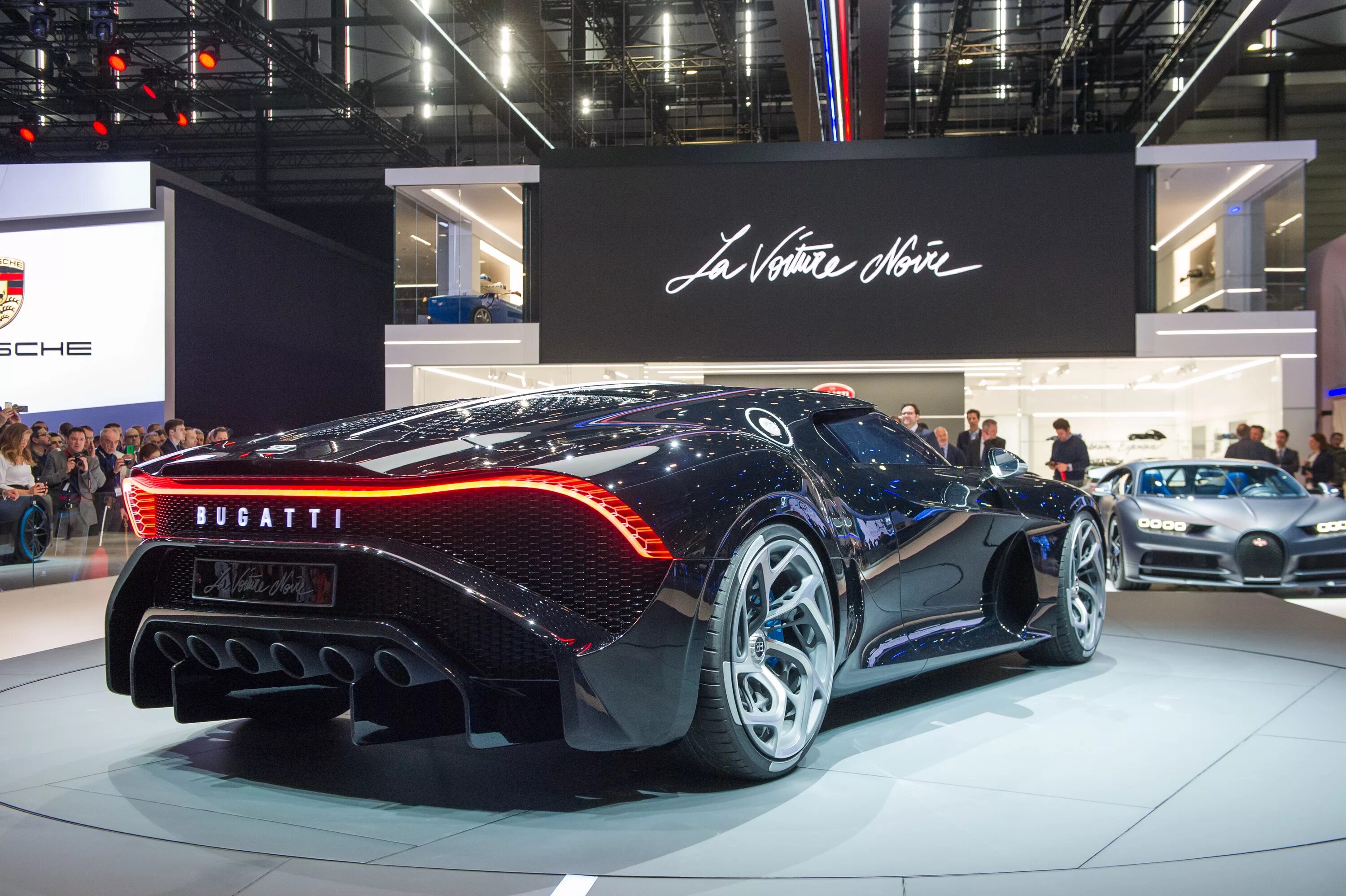 Big best cars. Бугатти концепт 2019. Машина Bugatti la voiture noire. Бугатти 2020 Нойре. Bugatti Женева 2019.
