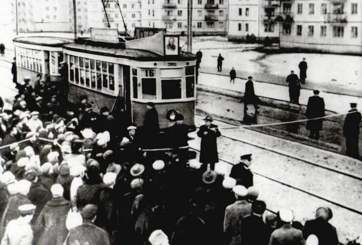 Первый Самарский трамвай. Первый трамвай в Самаре 1915 год. Самара 1945 год трамвай. Самара трамваи 19 века. Трамвай куйбышева