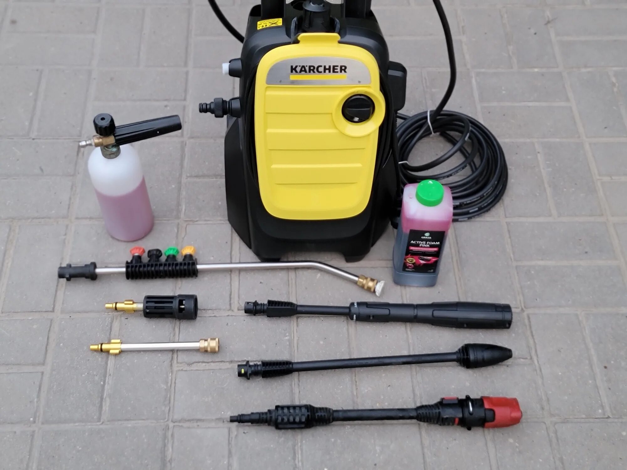 Подключение керхера. Karcher 5 Compact. Минимойка Karcher k 5 Compact. Минимойка кёрхер к4 компакт 1,637- 50000 комплект поставки. Karcher k5 Compact выключатель.