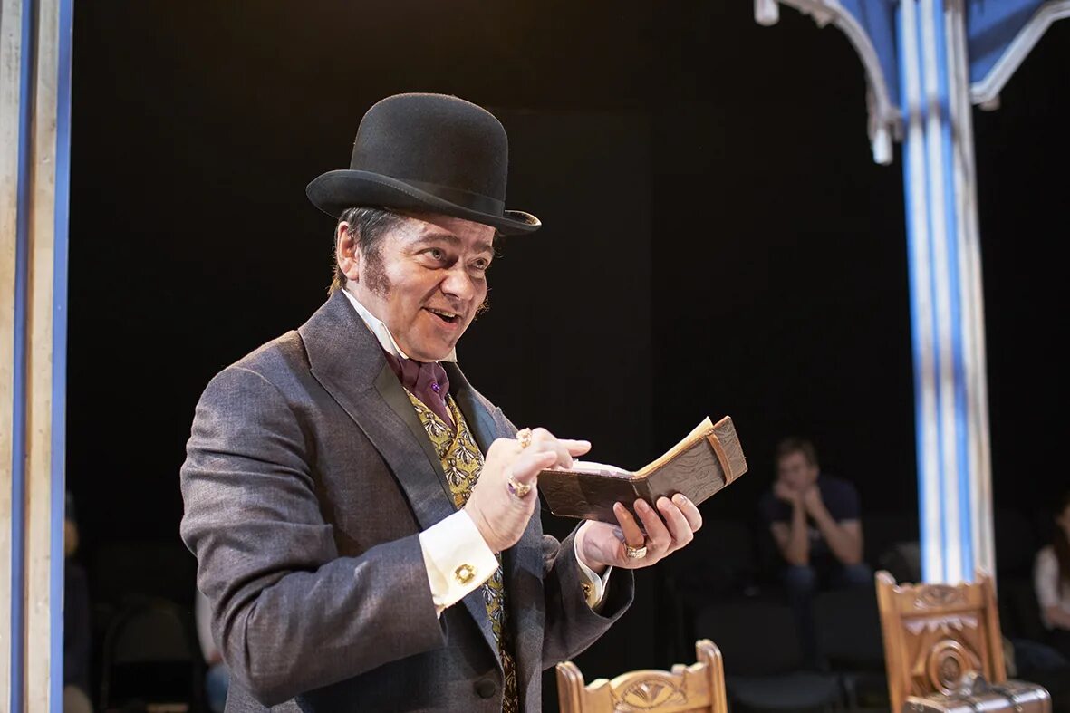 Спектакли в сызрани. Островский книга блажь. Блажь актеры театр маяковского. Блажь. Блажь театральная постановка с данилой козловской.