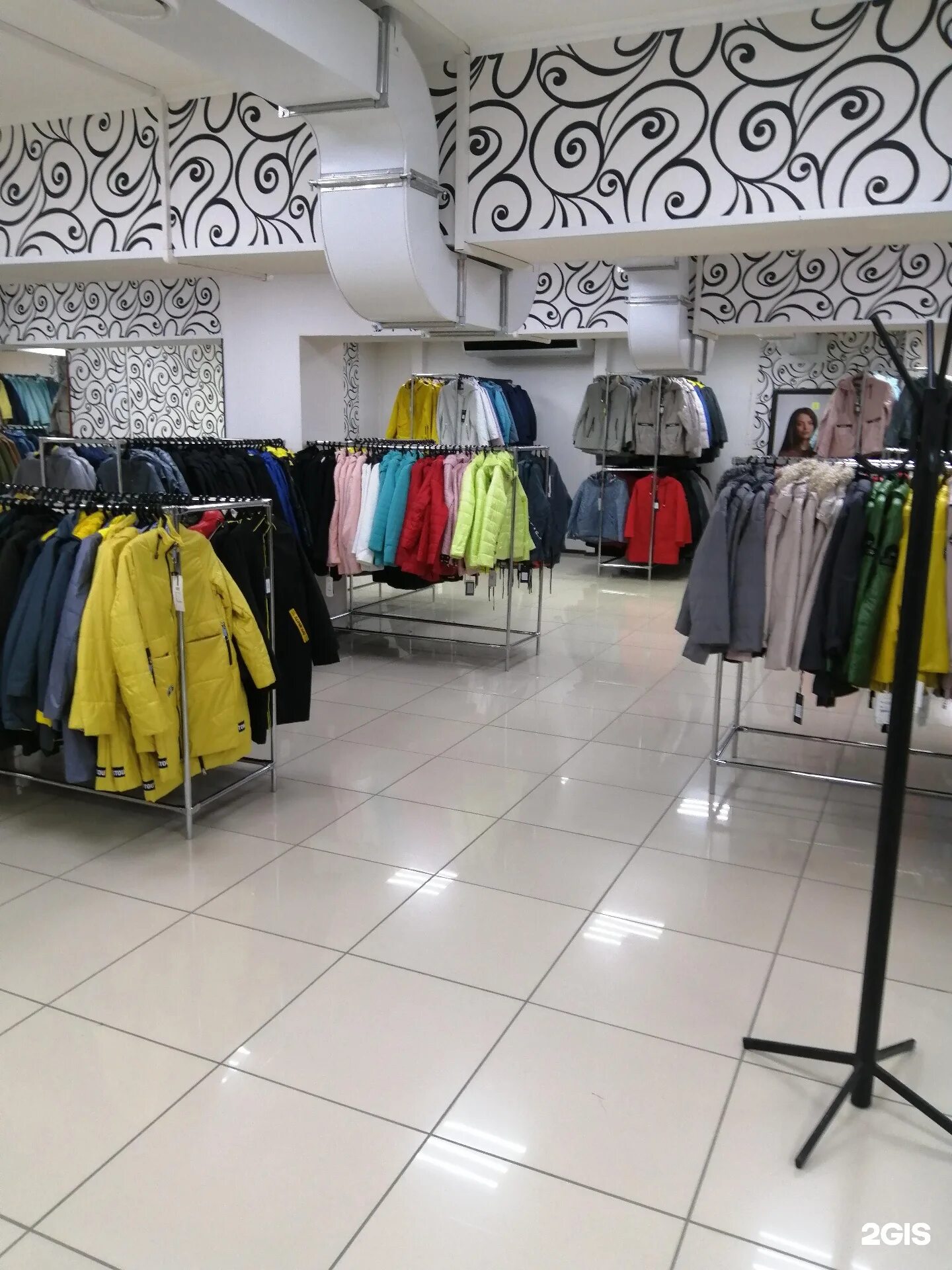 Колизей магазин верхней одежды пермь. Магазин одежды в барнауле ермак. Верхняя одежда пермь магазины. Магазин сезон пальто пермь. Верхняя одежда пермь магазины.