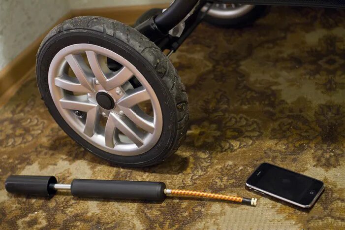 насадка на насос для колясок. задние колеса для коляски конкорд нео. ниппель для коляски инглезина. насос для коляски. насос для детской коляски.