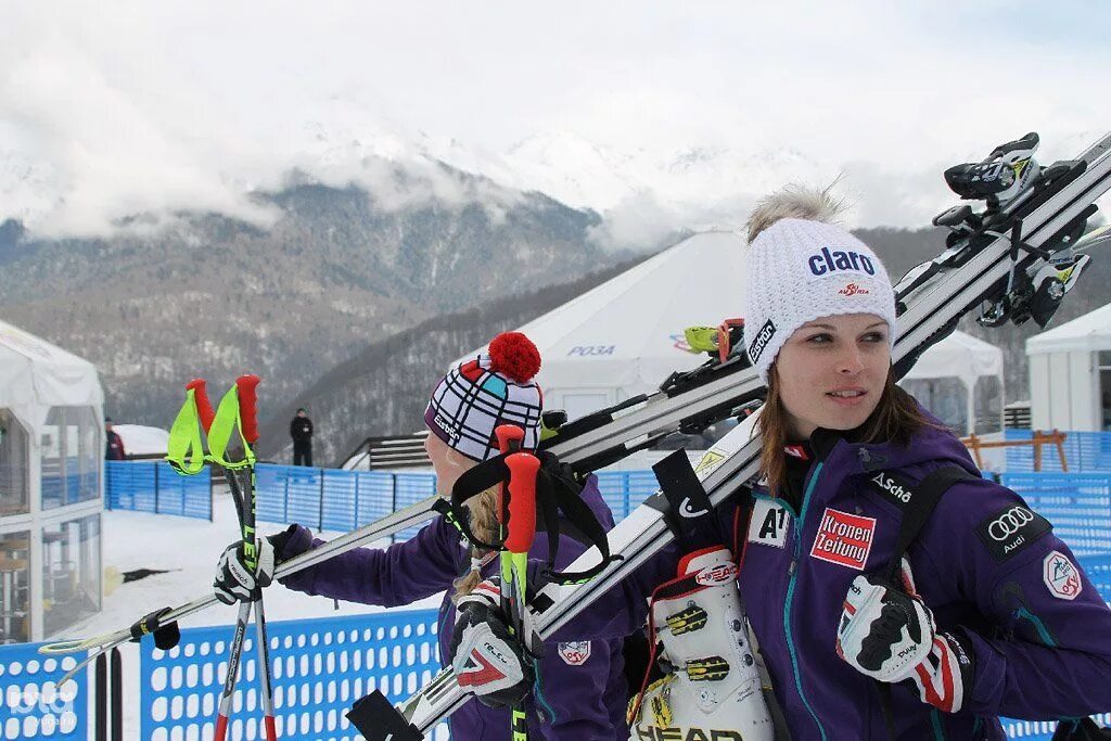 Сочи новые правила. Сочи 2013. Строители Олимпийских в горах Сочи.