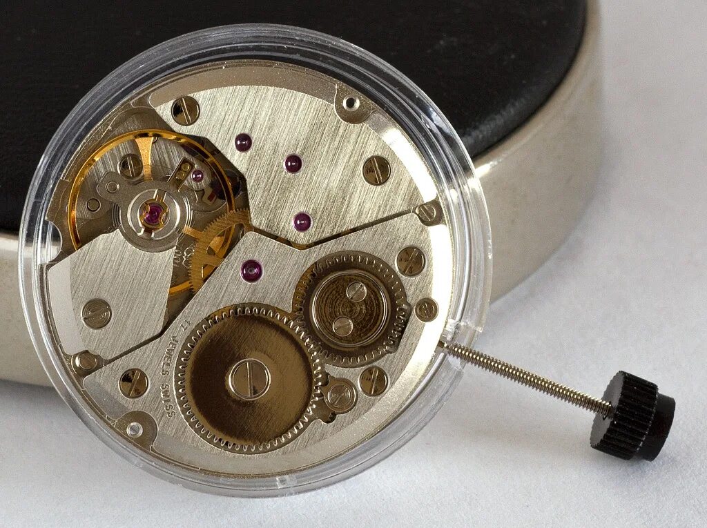 часовые калибры. Rolex caliber 4130. калибр 2650s часовой механизм. ремонтуар часов ракета. молния марьяж 3602.