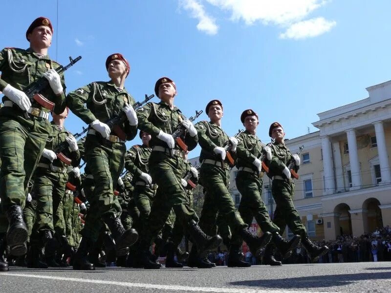 Нижний новгород какой военный. Нижний Новгород армия. Армия 2010 год Нижний Новгород. Парад Победы 2015 год Нижний Новгород. Репетиция парада Нижний Новгород.