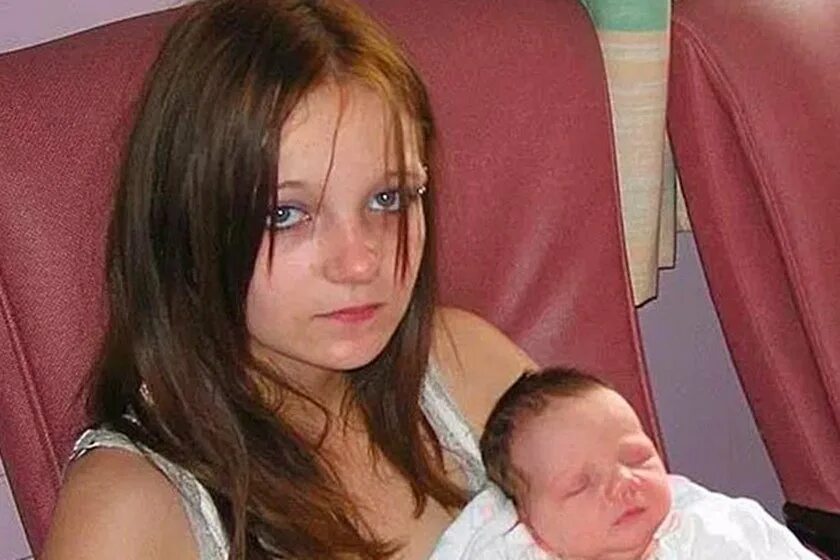 Девочка родила в 9. Девочка беременна в 12. девочка забеременела в 12 лет. беременная девочка 10 лет.