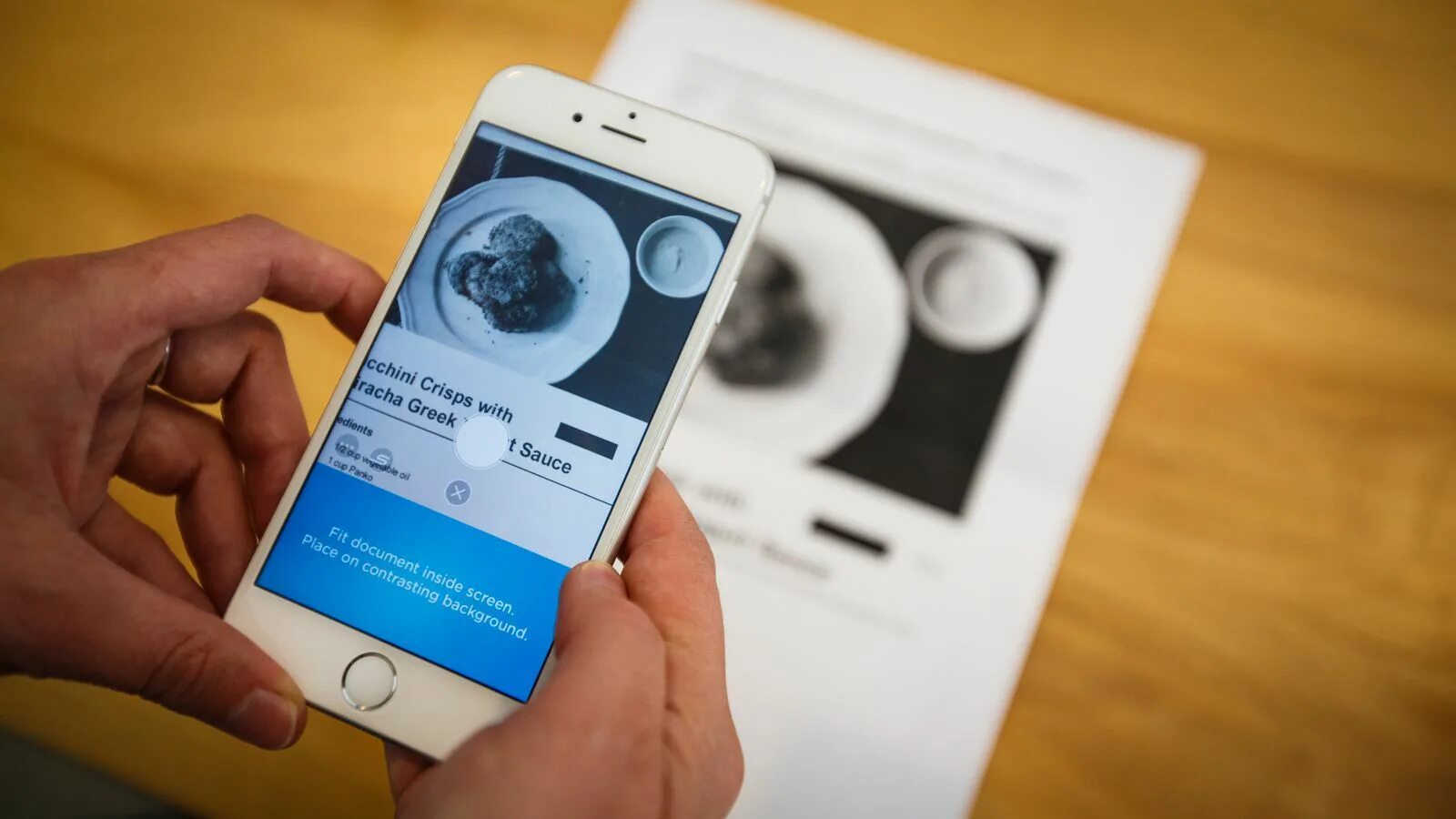 Приложение смартфона документы. Приложение скан. смартфон фотографирует документы. документы на смартфоне. приложение для распознавания картинки.