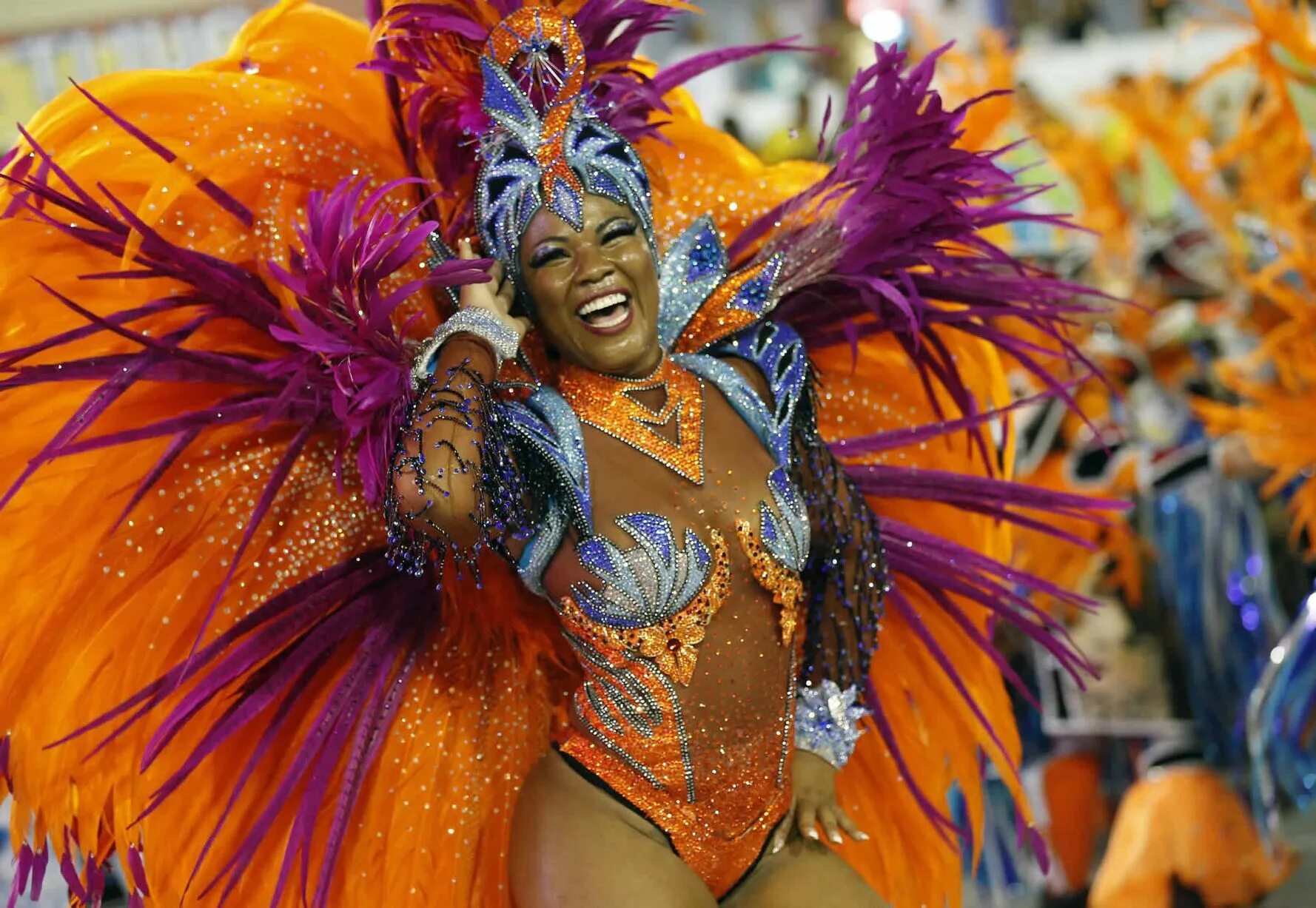 Бразильские фонки 1 час. Карнавал в Рио-де-Жанейро. Бразильский карнавал 2022. Самба карнавал в Бразилии. Бразильский карнавал в Рио-де-Жанейро Самба.