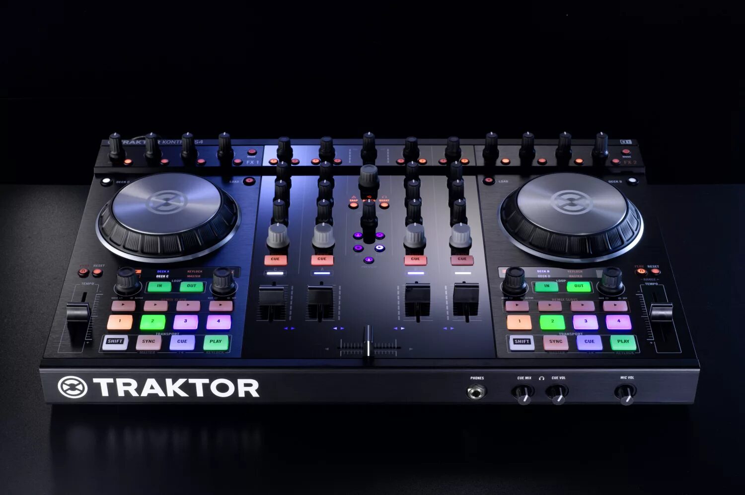 Tractor 2. Traktor s4 mk2. Kontrol s4 mk2. Контроллер Traktor s4 mk1. DJ контроллер Traktor s2.