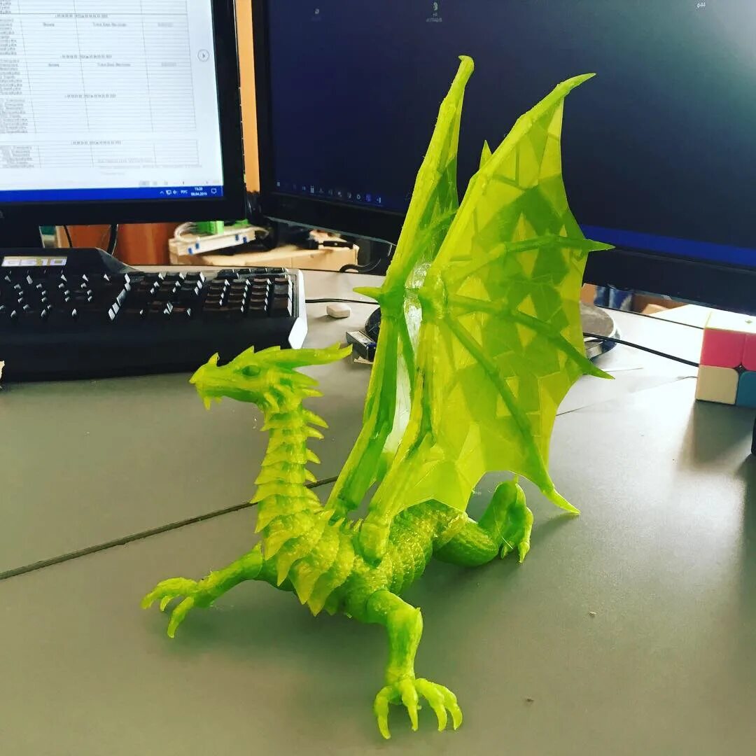 дракон из стаканчиков своими руками пошаговое. дракон из пластиковых стаканчиков. дракон из стаканчиков. дракон из стаканчиков своими руками пошаговое. дракон из бросового материала.