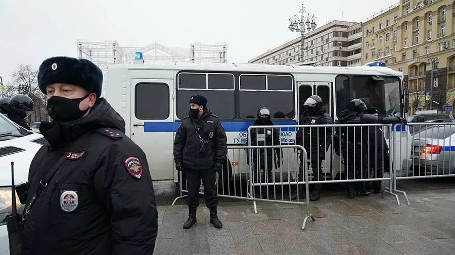 хованский 2023. 13 летний подросток. ждули алена равкович. участник угрожать. человекзамахивается лмоом.