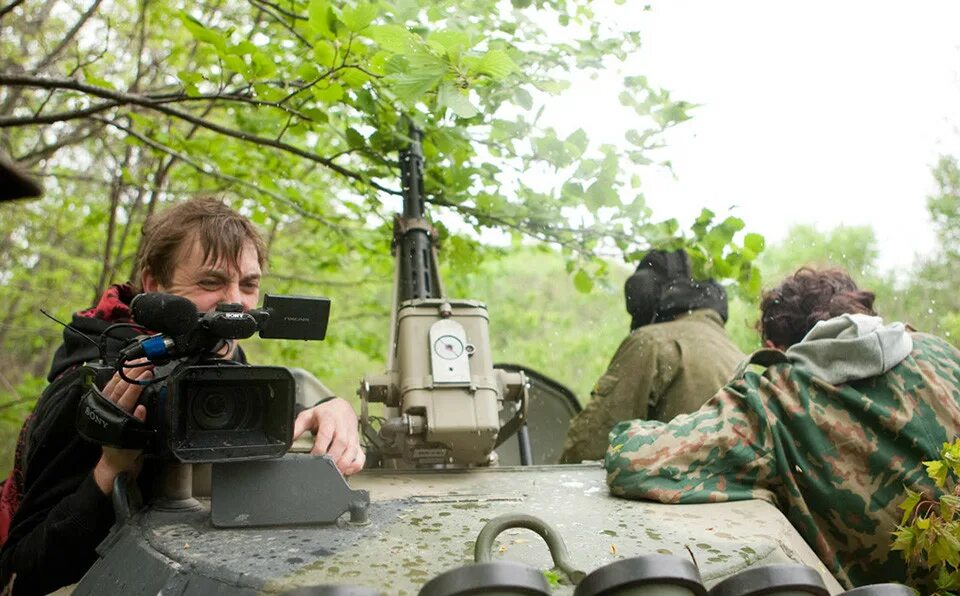 Российские военные корреспонденты. Военный журналист. Журналисты на войне. Военный корреспондент сво. Минус военных корреспондентов