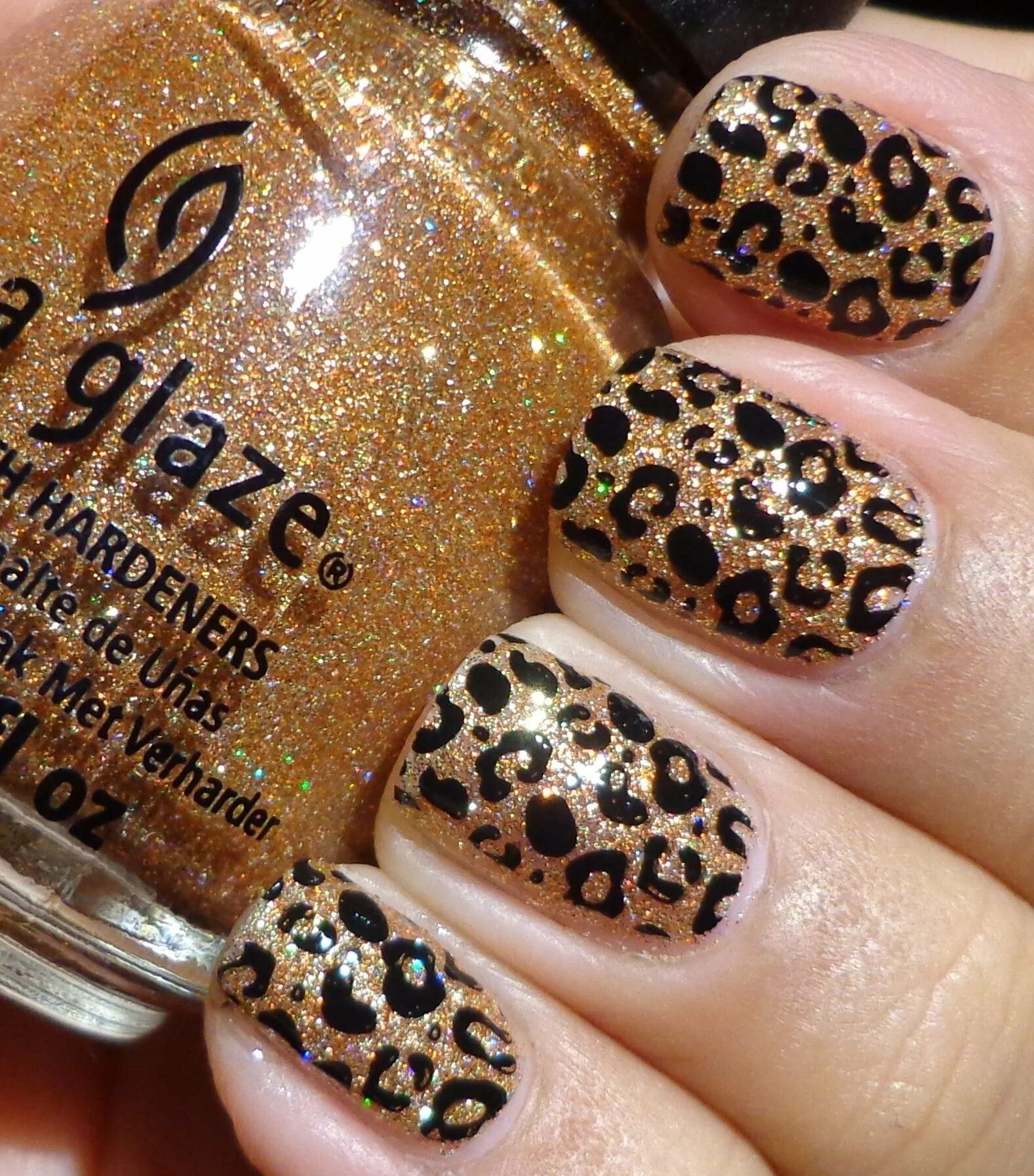 Леопардовый маникюр на квадратные ногти. Маникюр к леопардовому платью. Маникюр к леопардовому наряду. Ногти с леопардовым принтом. Бордовые ногти с леопардовым принтом.