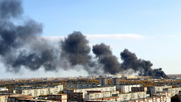 Пожар в кировском районе новосибирска сегодня. Пожар в кировском районе новосибирска сегодня. Пожар в кировском районе новосибирска сегодня. Новосибирск пожар 28 августа. Горит частный дом.