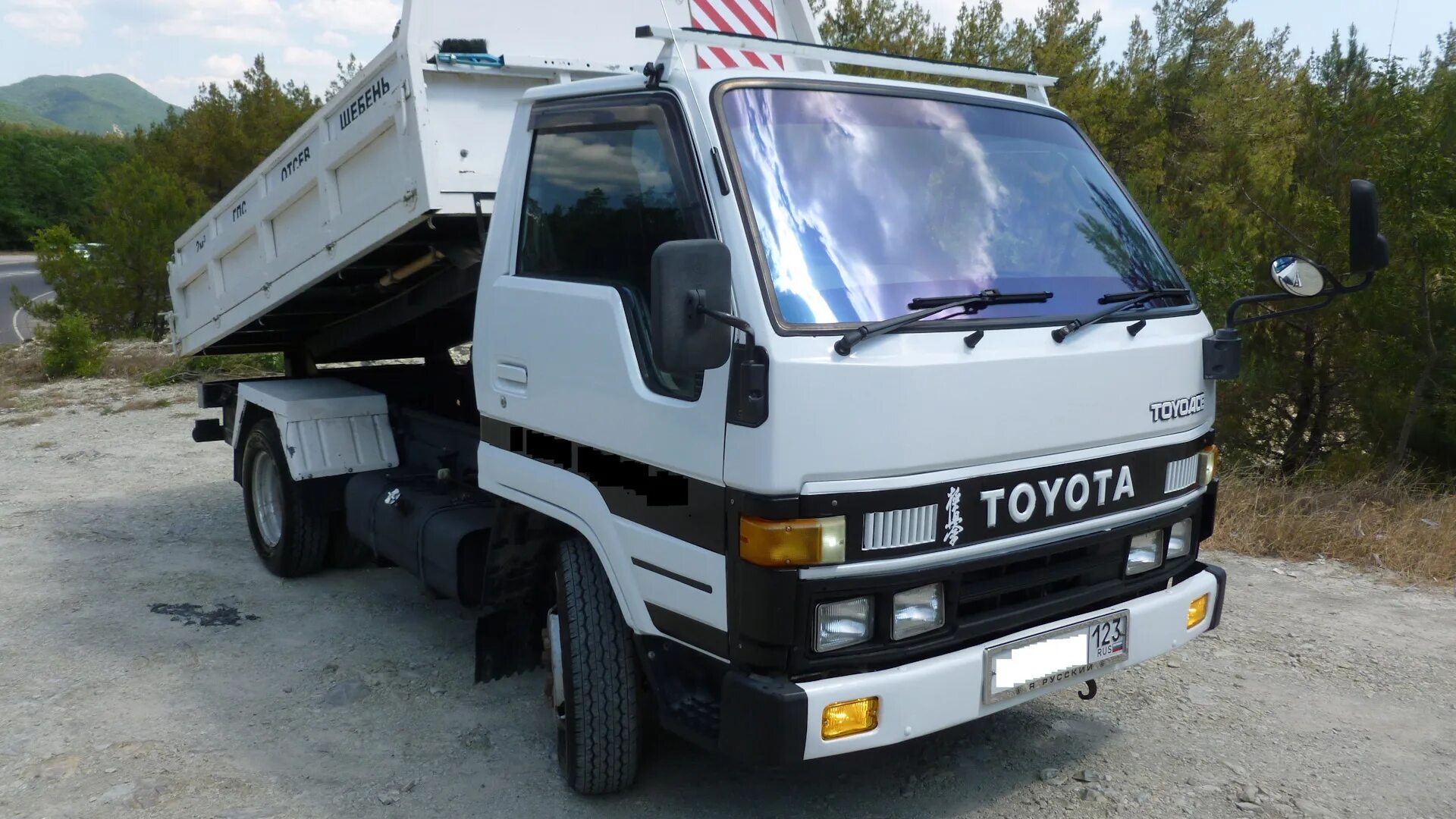 Toyota dyna самосвал. Toyota toyoace самосвал. Тойота мини самосвал dyna. Тойота дюна 150 двухкабинник. Одноосный самосвал тойота.