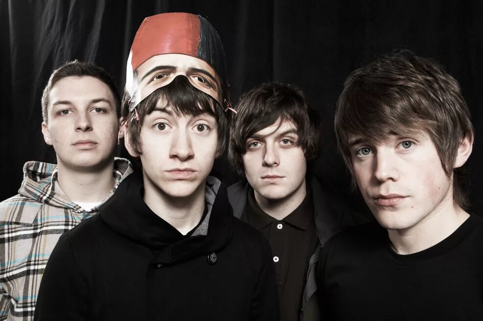Arctic mp3. Группа arctic monkeys. группа арктик манкис. arctic monkeys 2002. arctic monkeys фото группы.