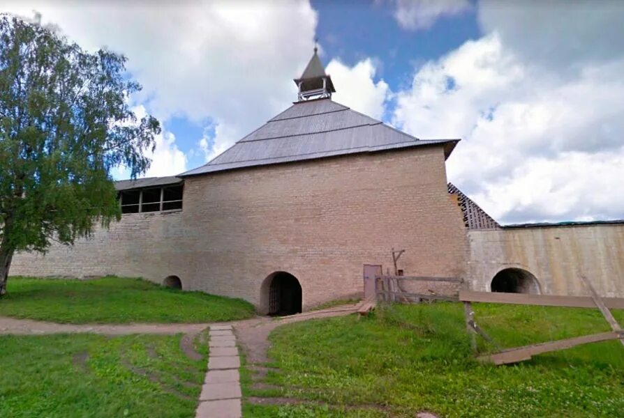 Староладожская крепость праздники. Староладожская крепость волхов. Ладога столица древней руси. Староладожская крепость башни. Старая ладога достопримечательности.