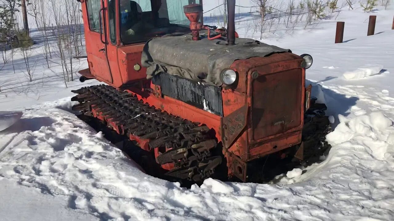Трактор беларус обои. Болотные тракторы. Т-150 трактор гусеничный и дт 75. Болотные тракторы. Дт 75 болотник бульдозер.