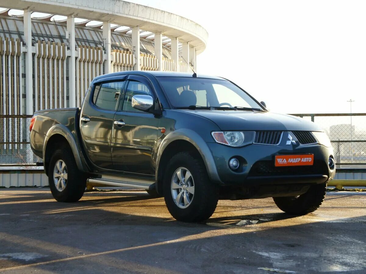 Пикап л 200. Mitsubishi l200. Mitsubishi l200 IV. Mitsubishi Pickup l200. Mitsubishi l200 зеленый.