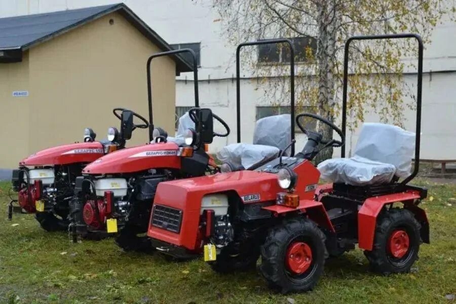 Мини-трактор "Беларус"-132н. Мини трактор Беларус МТЗ-132н. Беларус 132 мини трактор. Минитрактор МТЗ 132н.