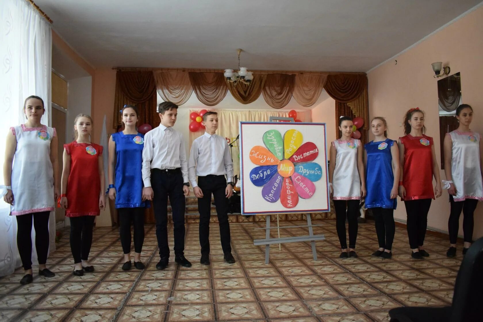 Новоникольское гимназия первомайское. Первомайская многопрофильная гимназия. Кировский многопрофильный техникум киров. Пл 18). Кировская многопрофильная гимназия.