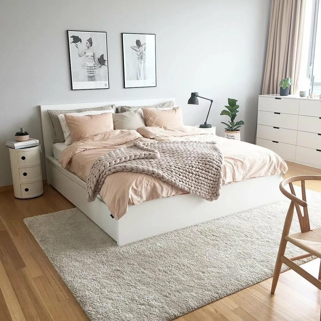 Двуспальная кровать дома дом. Кровать МАЛЬМ белая икеа. Ikea Malm кровать. Кровать икеа МАЛЬМ белая двуспальная. Ikea Malm кровать белая.