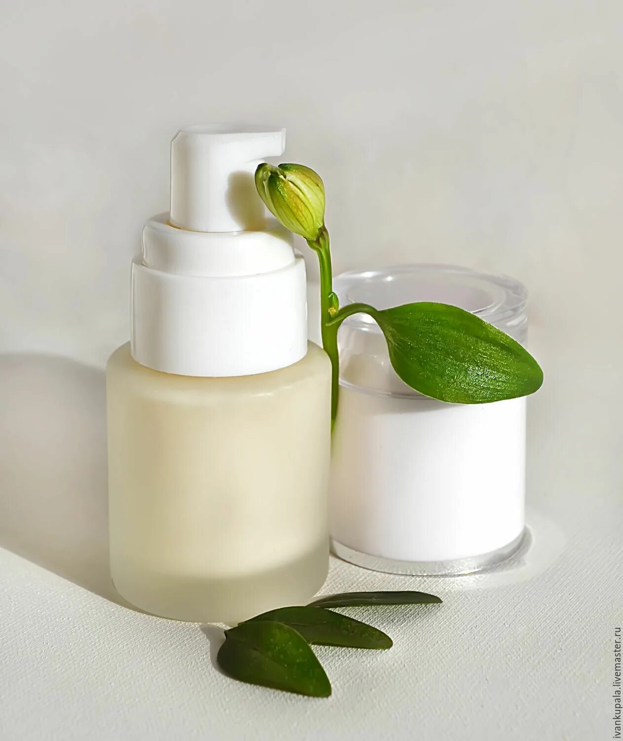 Натруальная косметика. Натруальная косметика. Эко уходовая косметика. Экологичная косметика. Красивый шампунь.