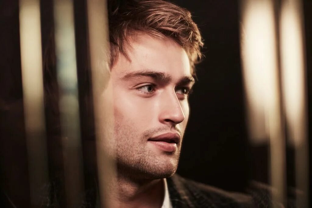 Дуглас бут биография. Дуглас бут. Дуглас бут 2020. Douglas Booth Photoshoot. Дуглас бут фотосессии Экзотик.