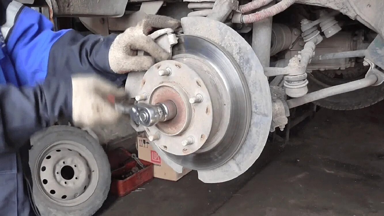 Замена ступичного подшипника - Volkswagen Tiguan (1G), 2 л, 2013 года поломка DR