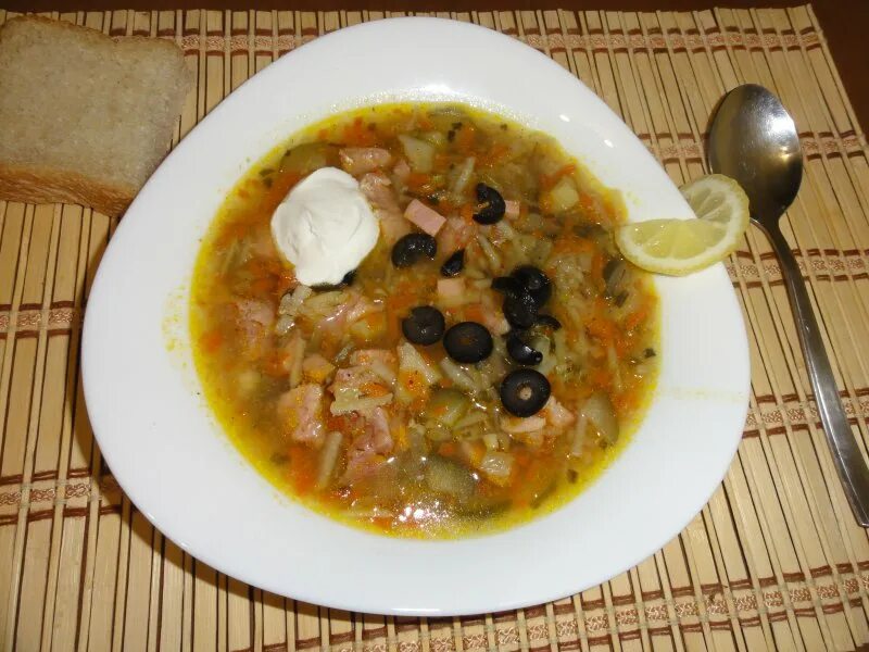 Солянка без огурцов с картошкой. Солянка с огурцами. солянка в детском саду. солянка в детском саду рецепт. солянка без соленых огурцов.