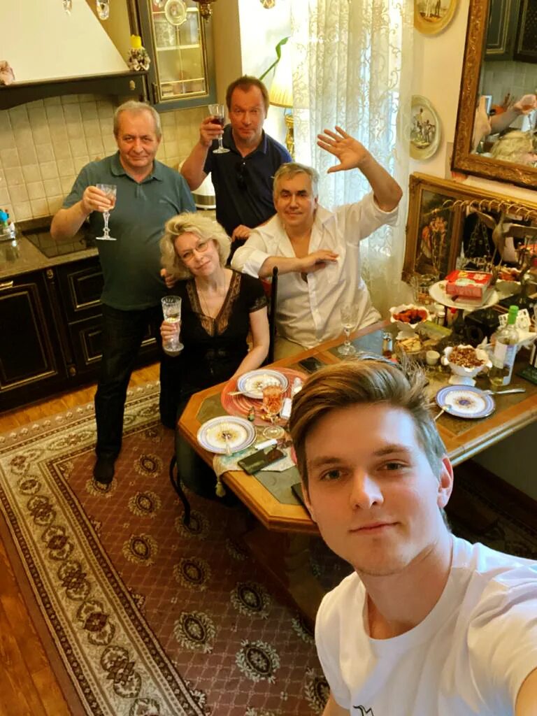 Садальский ориентация. Племянник стаса садальского. Племянник стаса садальского. Квартира садальского. Жена стаса садальского.