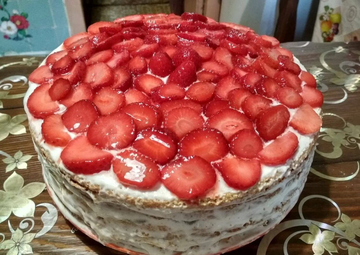 тортик из покупных бисквитных коржей. тортик из коржей готовых. торт из готовых бисквитных коржей фото. торт из готовых бисквитных коржей фото. торт из бисквитных коржей со сгущенкой.