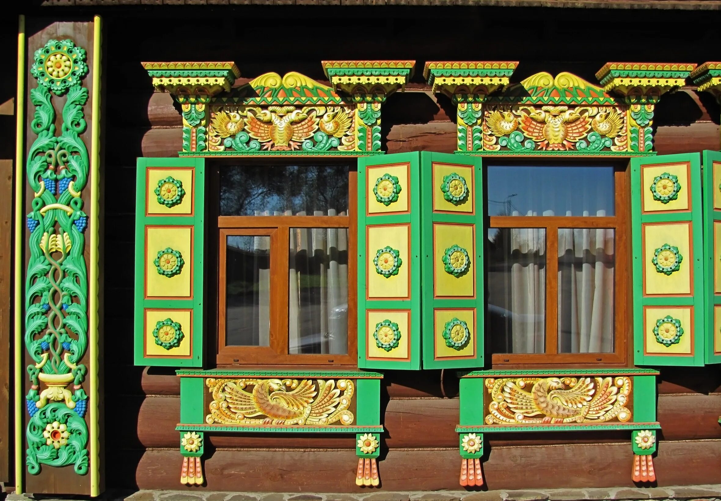 Window русский. Окно в избе. Window русский. Кижи наличники. Окно в избе.