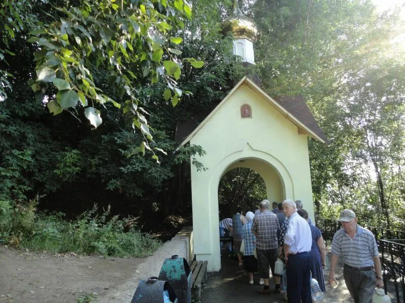 Пермские родники. Церковь Святого Владимира Закамск Пермь. Церковь Святого князя Владимира в Закамске. Родник в Закамске у церкви. Родник в Закамске Пермь.