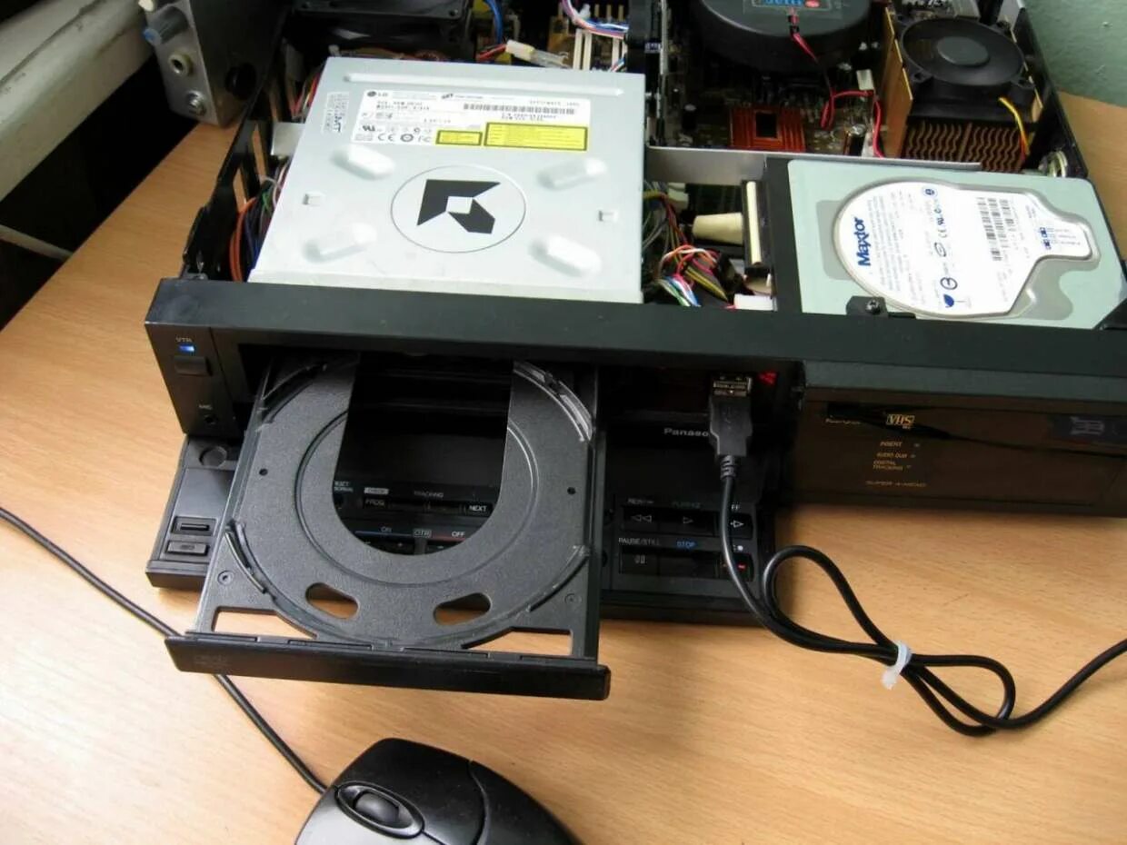 системный блок из видеомагнитофона. Sony slv x715. вторая жизнь видеомагнитофона. моддинг корпуса видеомагнитофона. что можно сделать из видеомагнитофона своими руками.