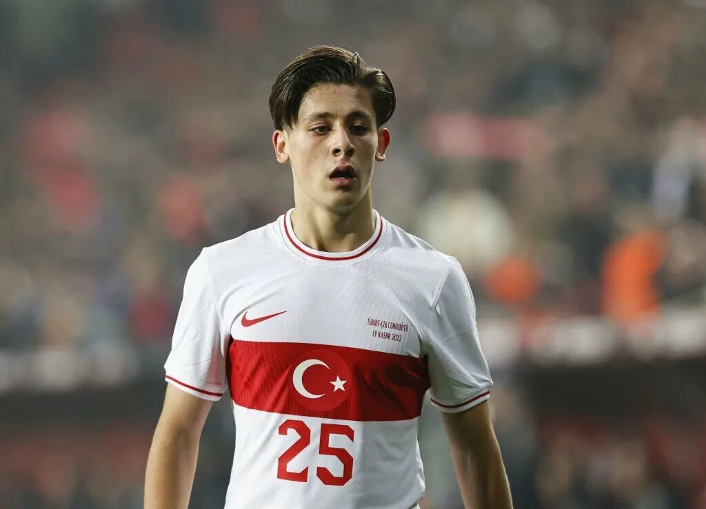 Гюлер футболист реал. Гюлер футболист. Гюлер футболист. Сколько лет арда гюлер. Арда гюлер.