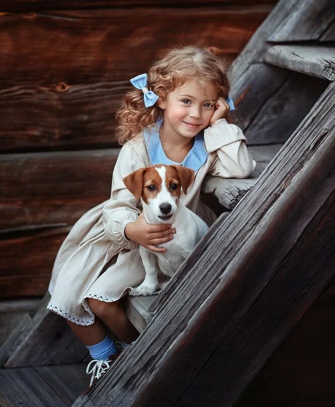 Девочка с собакой. Детская съемка. Знаменитые детские фотографы. Детский фотограф.