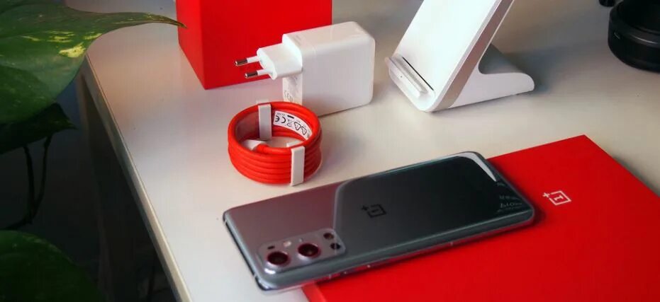 Android 14 oneplus 9rt. Oneplus 9 pro комплектация. oneplus 9 pro вибромотор. oneplus 9 pro фото. oneplus 9pro red коробка.