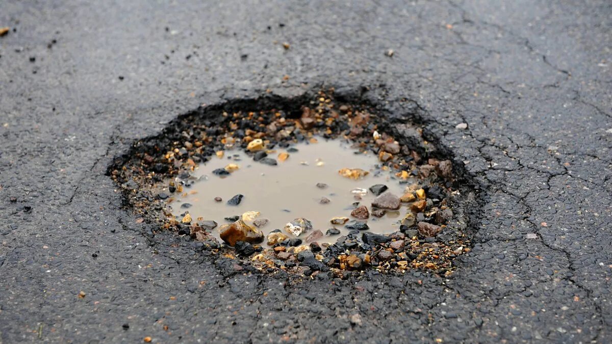 Выбоины на дорогах в оттепель. Gropile/potholes pt 5. Выбоина 7 букв