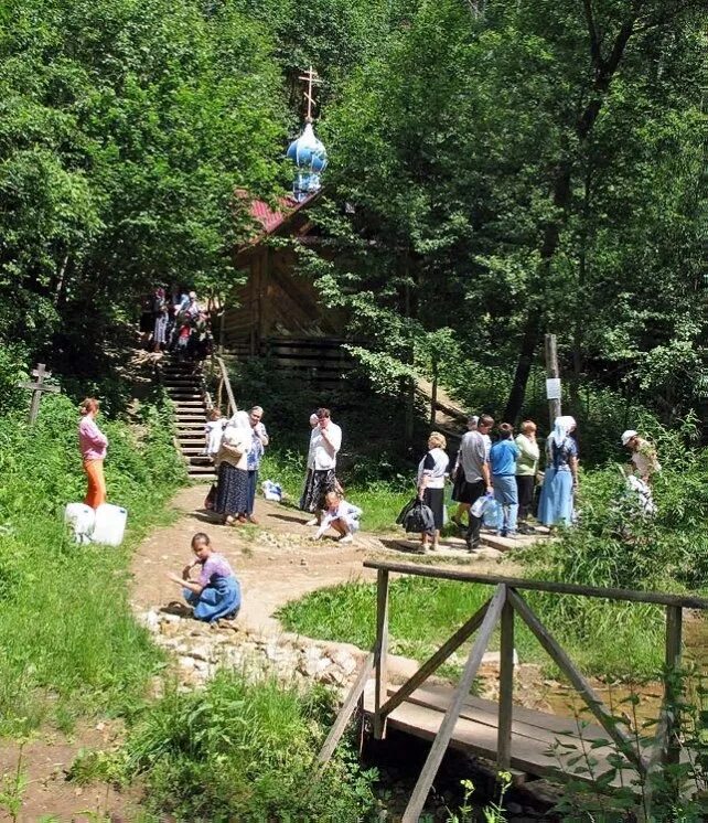 Святые источники исцеляющие. Семиозерка Родник Казань. Святой ключ Семиозерка Казань. Семиозёрка Казань монастырь. Седмиозерная пустынь Казань.