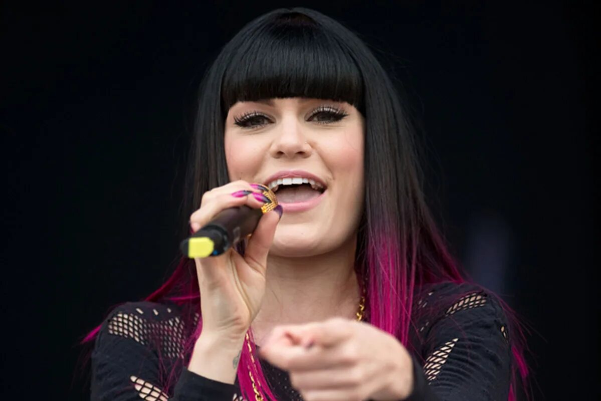 Jessie jay z frieren. Джесси Джей. Jessie j фото. Jessie j 2010. Джесси Джей детские фото.