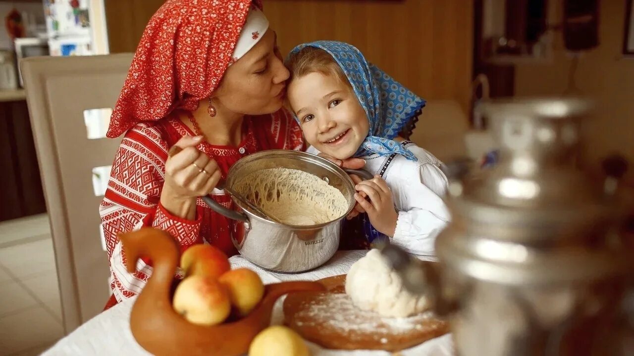 Наши щи являются традиционными вологодскими традиции. Традиционные блюда Вологодчины. Традиционные блюда Вологды. Национальная кухня Вологодской области. Гостеприимная Вологда.