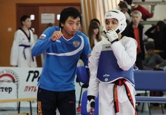 Grand Master тхэквондо. Грандмастер тхэквондо Ростов на Дону. Грандмастер тхэквандо Краснодар. Грандмастер тхэквондо фото. Грандмастер тхэквондо