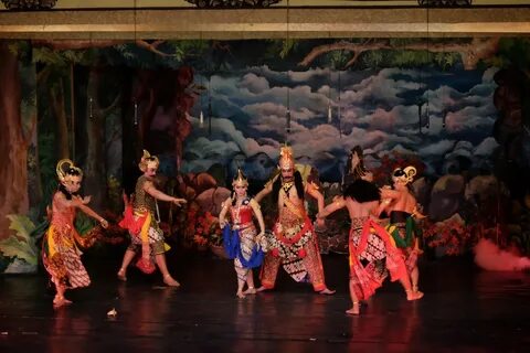 Wayang Orang Sriwedari, warisan kebudayaan yang terus dilestarikan.