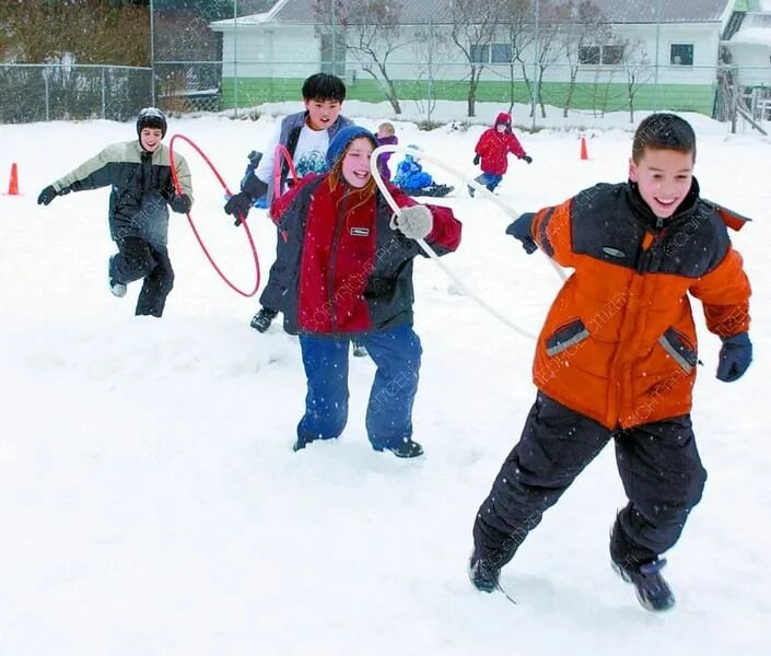 Зимние соревнования для детей. Зимние эстафеты для детей. Эстафета для детей на улице зимой спортивная. Спортивные эстафеты для детей.