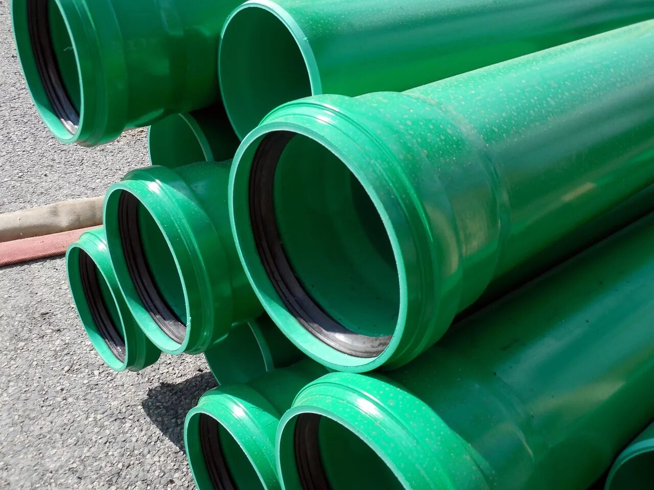 Pvc канализационная труба 100х3000. Труба 460/400 sn8. Труба гофрированная 250 мм для канализации. Труба корсис перфорированная дренажная. Труба гофрированная двухслойная с раструбом sn8.